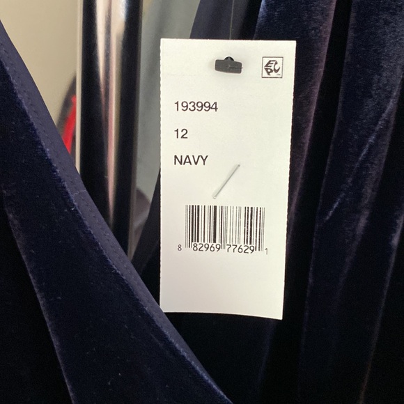 Deep blue velvet long dress New - Picture 8 of 9